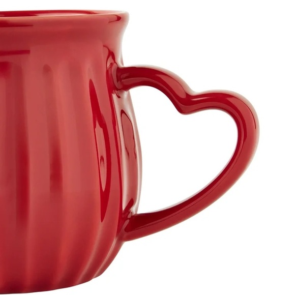 The Pioneer Woman Colette Heart Handle red mugs (2pk) - Picture 3 of 6